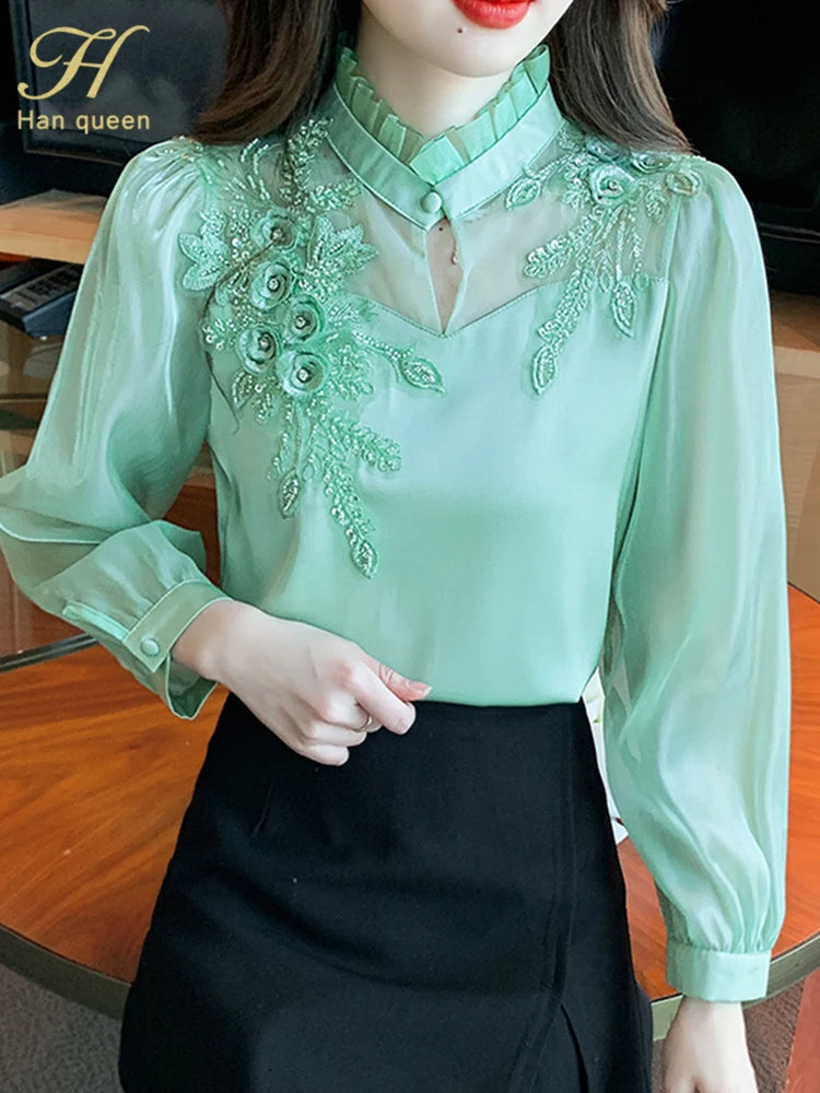 Blusa Feminina Chiffon Gola Alta Bordada