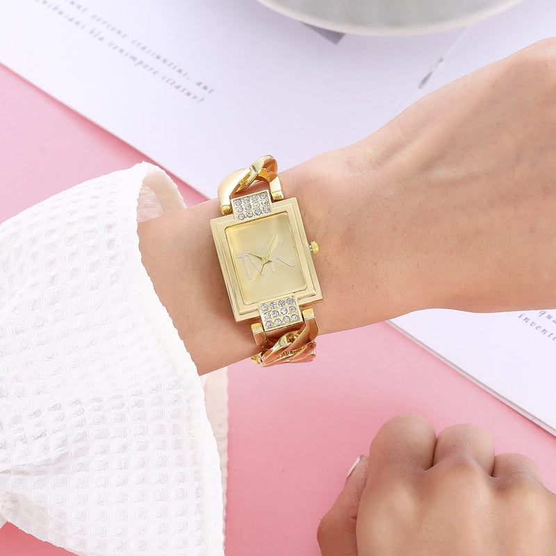 Relógio feminino quadrado com pulseira corrente