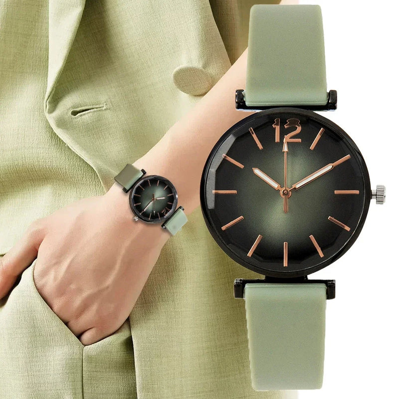 Relógio feminino com pulseira de silicone e efeito degradê